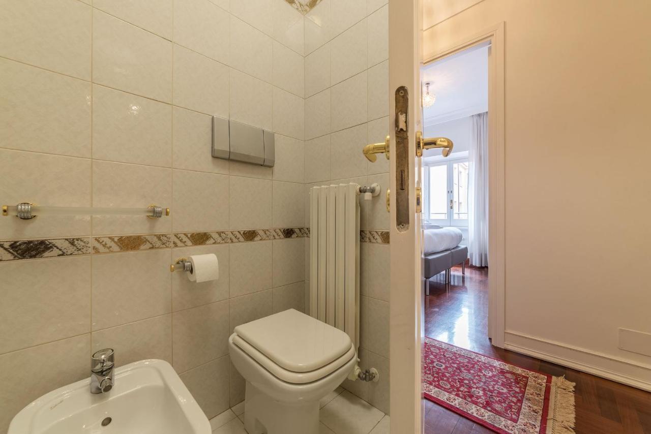 Quiet And Classic On Two Floors, By Trevi Fountain - Fromhometorome Apartamento