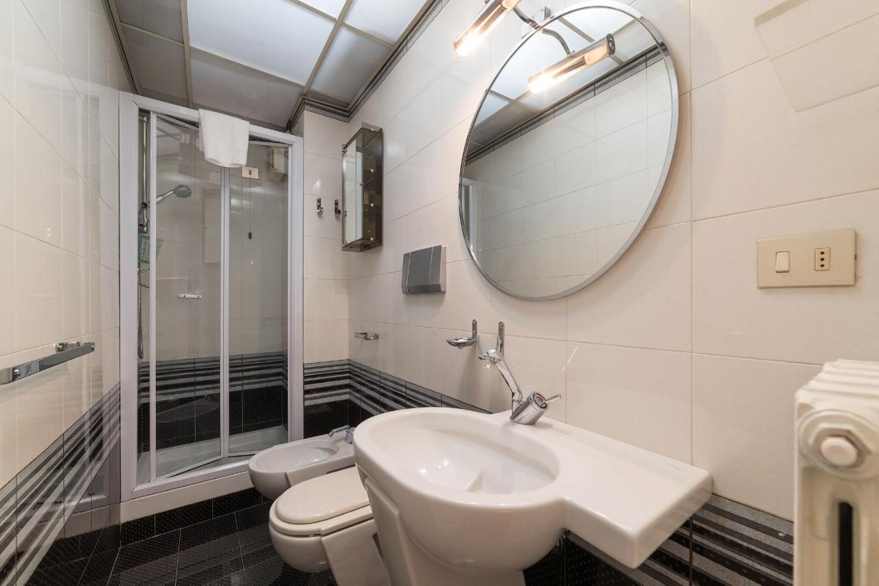Quiet And Classic On Two Floors, By Trevi Fountain - Fromhometorome Roma