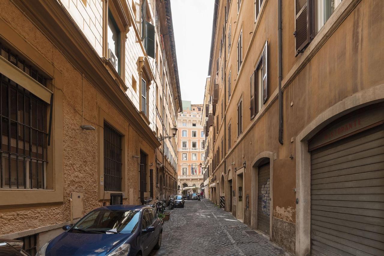 Quiet And Classic On Two Floors, By Trevi Fountain - Fromhometorome Apartamento