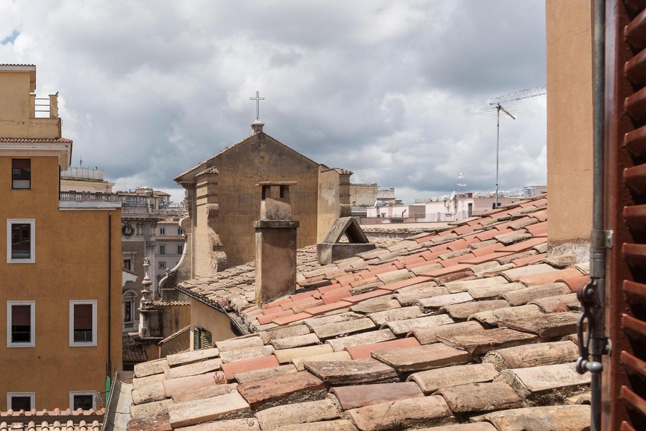 Quiet And Classic On Two Floors, By Trevi Fountain - Fromhometorome Roma