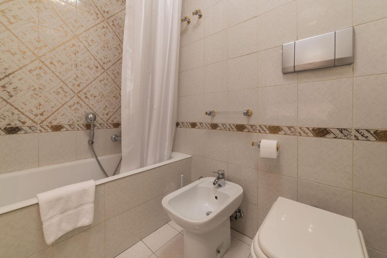 Apartamento Quiet And Classic On Two Floors, By Trevi Fountain - Fromhometorome Roma