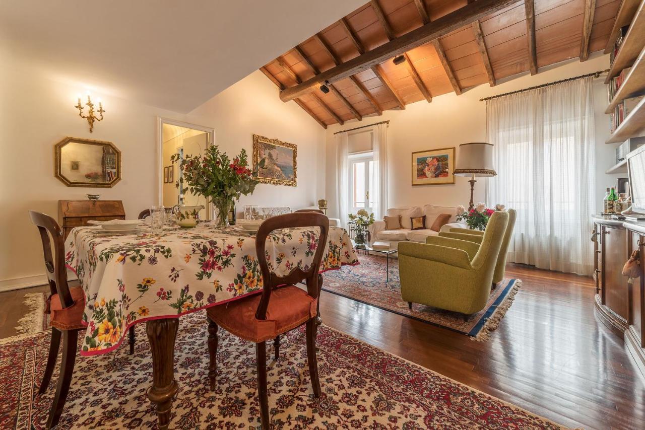 Quiet And Classic On Two Floors, By Trevi Fountain - Fromhometorome * Roma