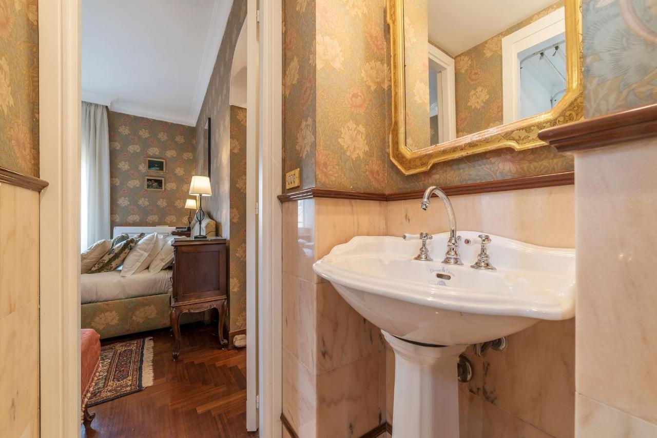 Quiet And Classic On Two Floors, By Trevi Fountain - Fromhometorome * Roma